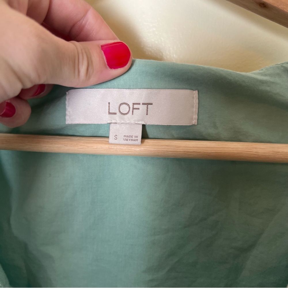 Loft Floral V Neck Bubble Hem Cropped Short Sleeve Top Size Small Teal Green - Picture 8 of 10